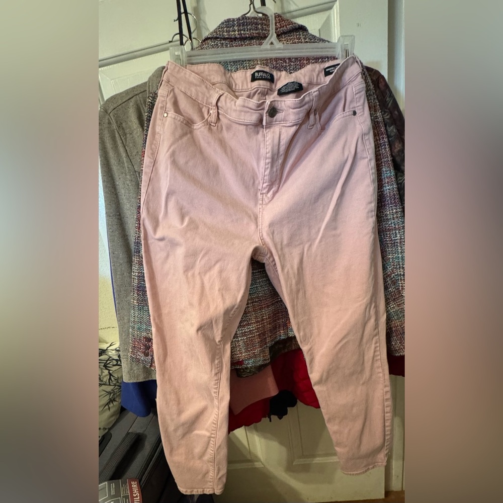 Buffalo David Bitton Women's Light Pink Cropped Pants